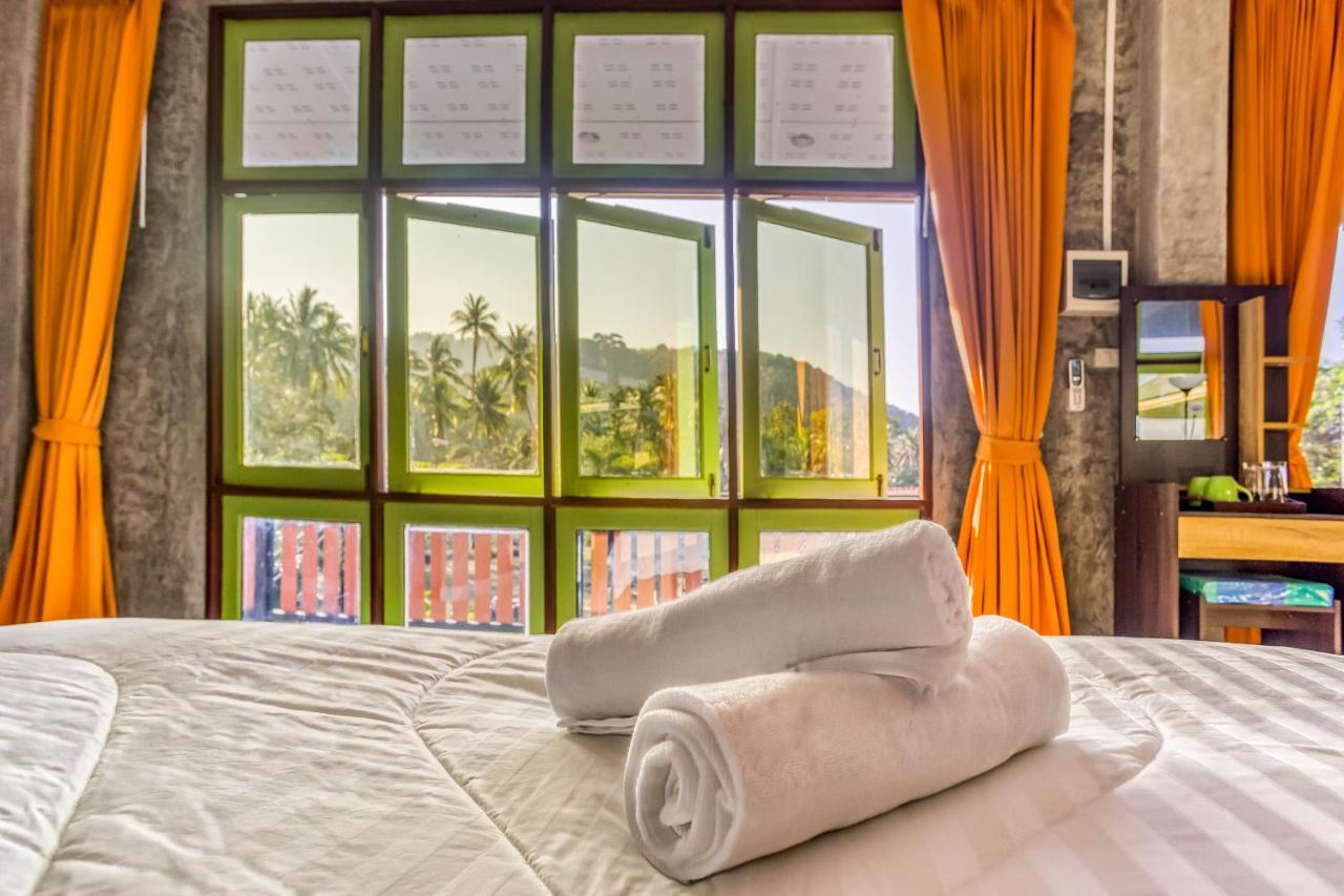 Tonmai Suites Koh Lanta Exterior photo